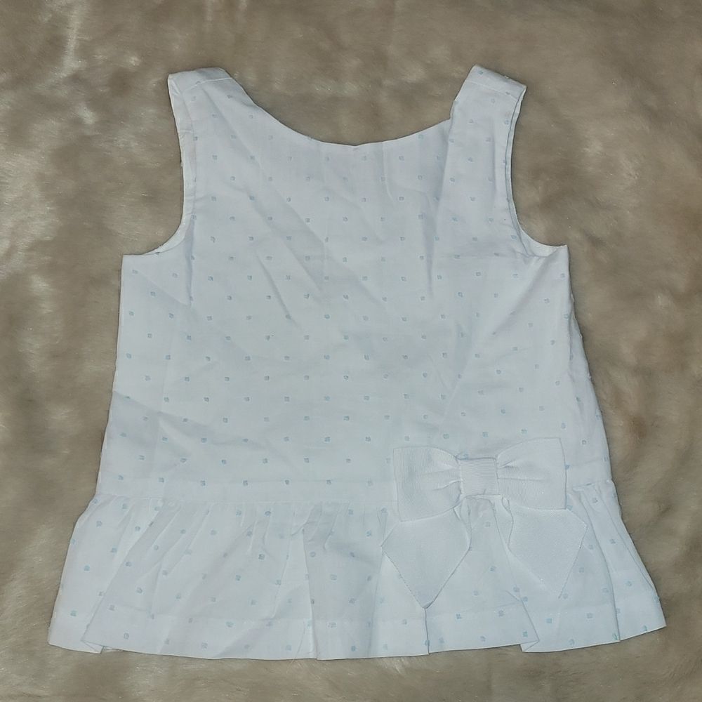 JANIE AND JACK WHITE WITH LIGHT BLUE POLKA DOTS SLEEVELESS TOP, SIZE 4 - NEW!